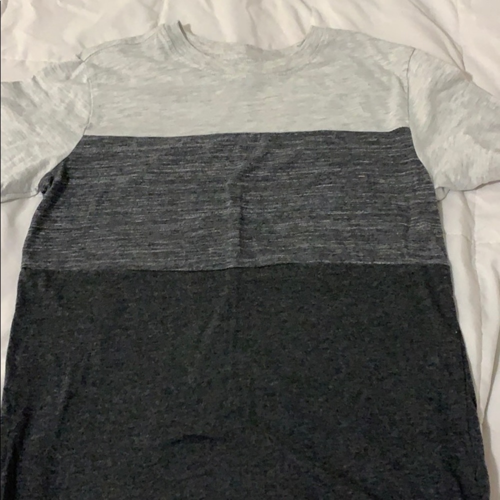 Boys gray/dark t-shirt